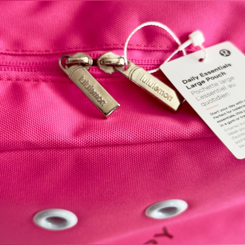 Lululemon Gift Set- Water Bottle, Pouch, Towel, Hair Ties, Socks + - Picture 4 of 10